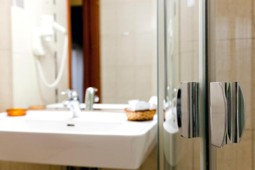 Euro Hotels Gara de Nord  Bucarest Habitación foto